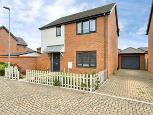 Tartan Close- click for photo gallery